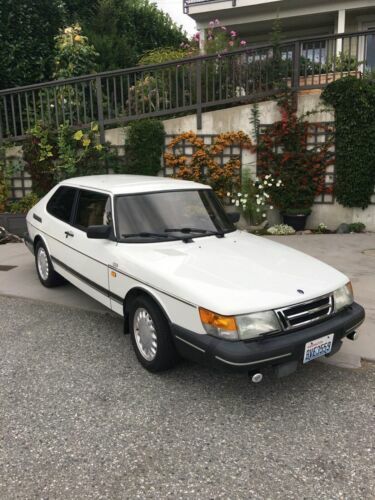 Saab 900