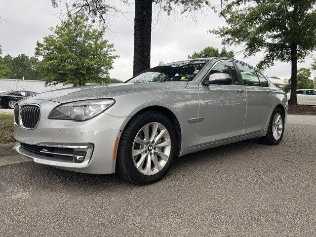 BMW 740i