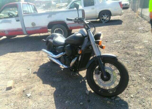 Honda VT750 (Shadow Phantom)