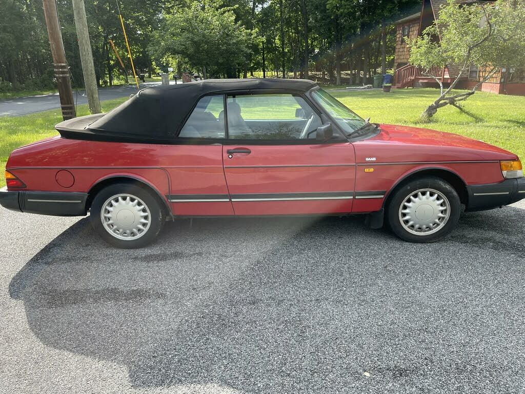 Saab 900