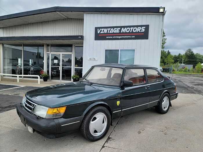 Saab 900