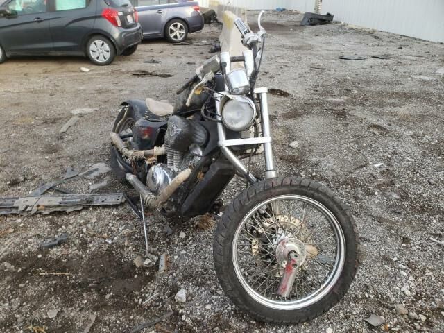 Honda VT600CD (SHADOW VLX DELUXE)