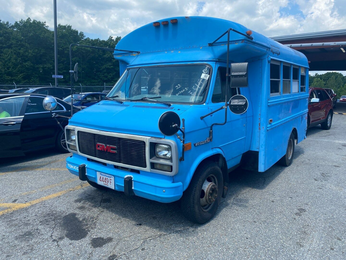 GMC Cutaway Van