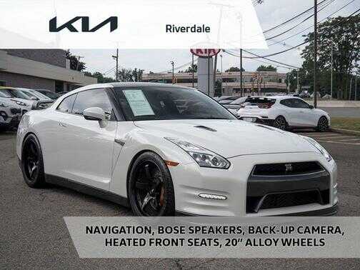 Nissan GT-R