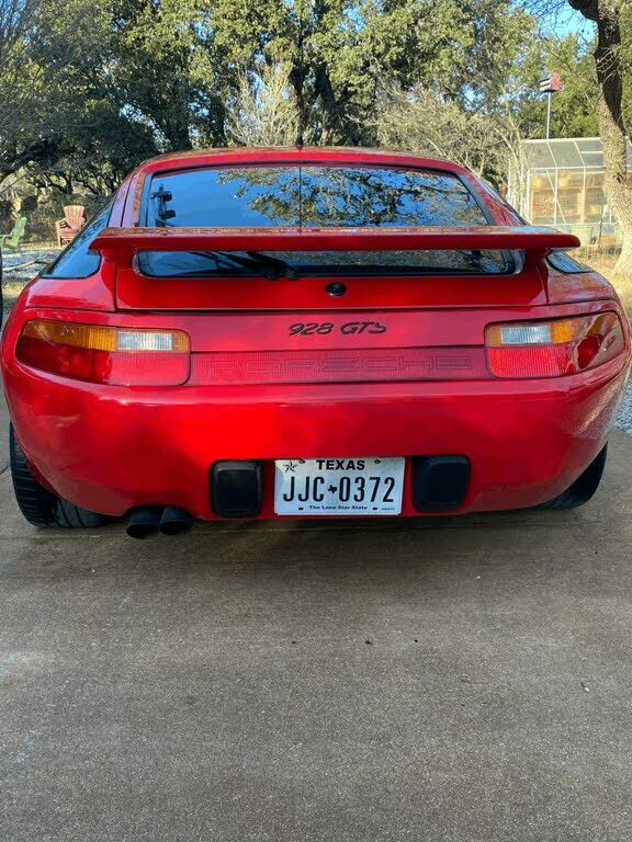 Porsche 928