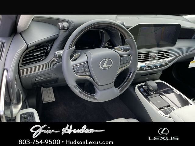 2022 Lexus LS