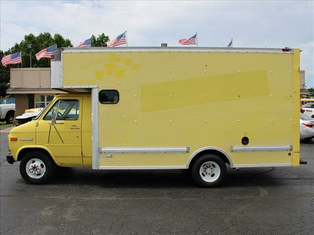 GMC Cutaway Van