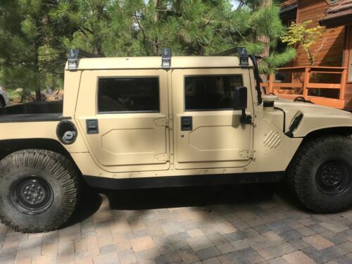 HUMMER H1
