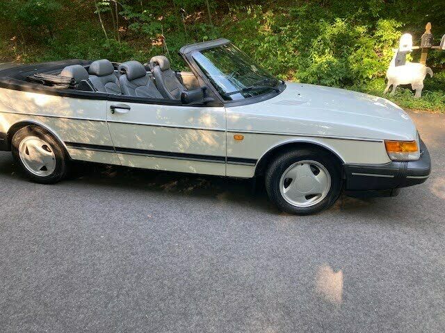 Saab 900