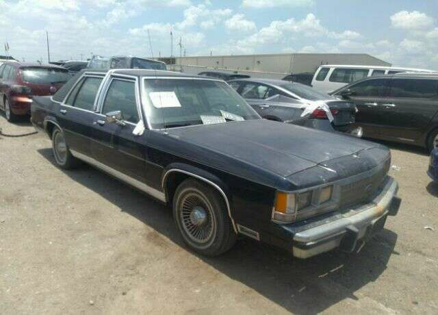 Ford Crown Victoria