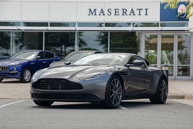 Aston Martin DB11
