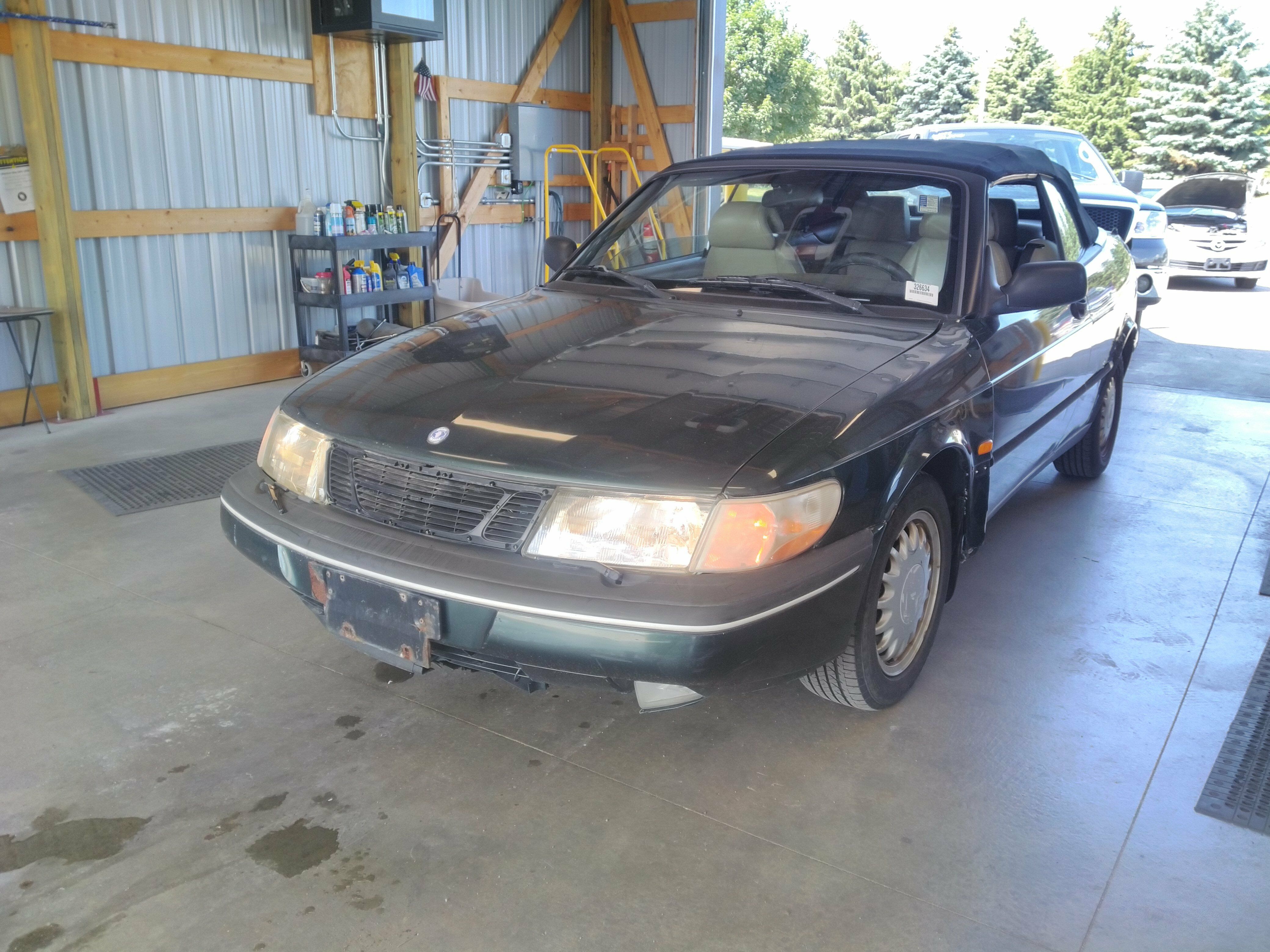 Saab 900