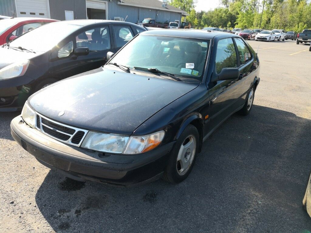 Saab 900