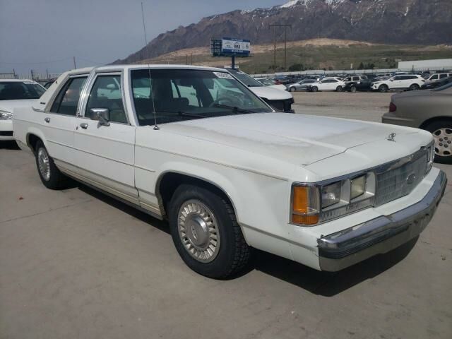 Ford Crown Victoria