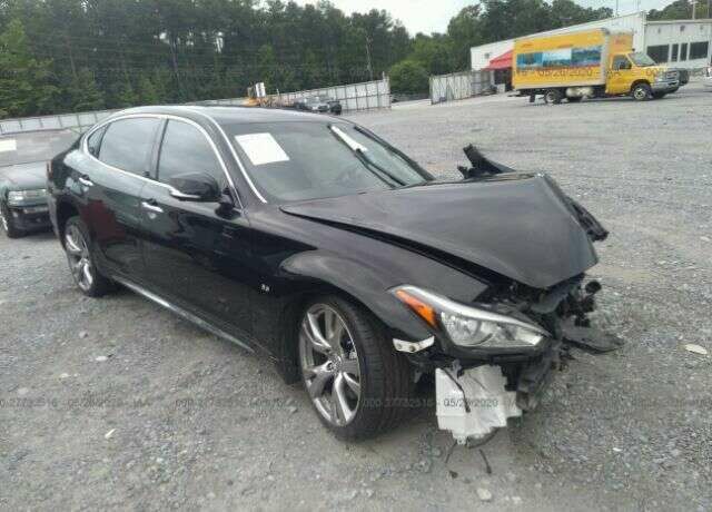 Infiniti Q70L