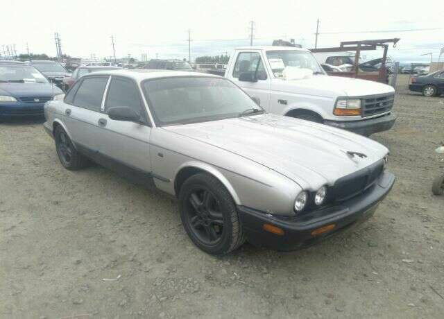 Jaguar XJR