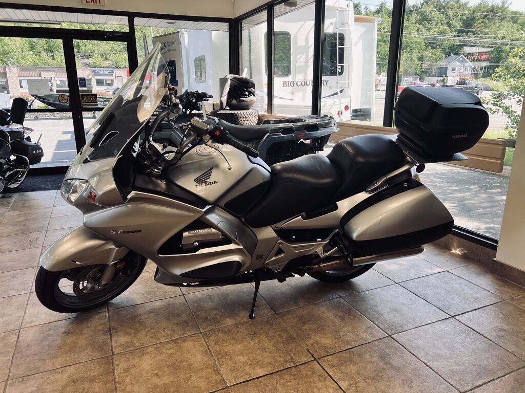 Honda ST1300A