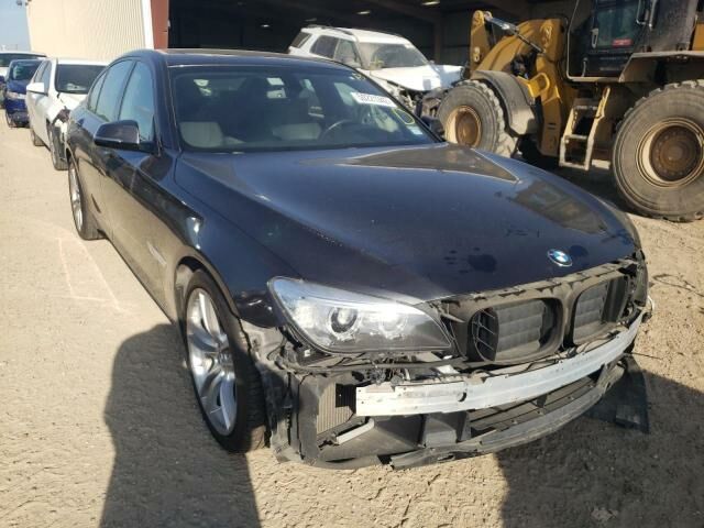 BMW 740i