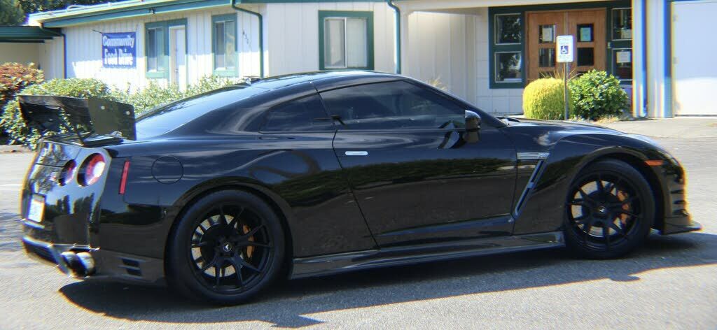 Nissan GT-R