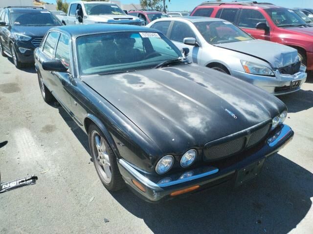 Jaguar XJR