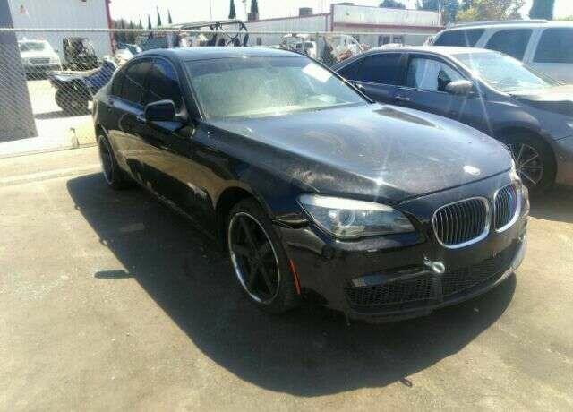 BMW 740i