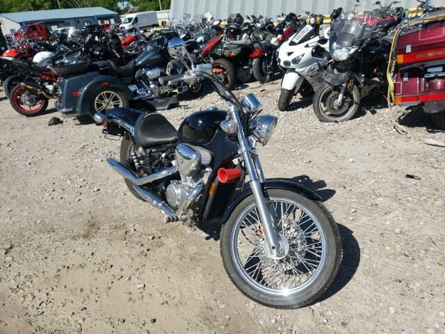 Honda VT600C (SHADOW VLX)