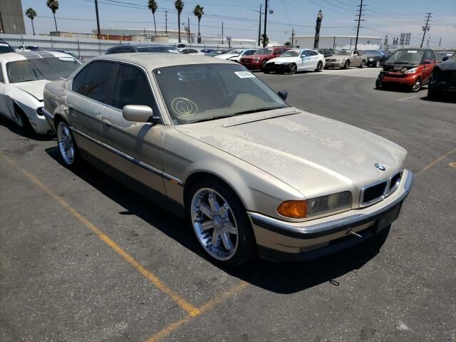 BMW 740i