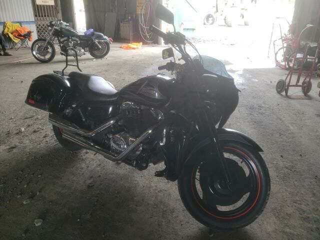 Honda VT1100C2 (SHADOW SABRE)