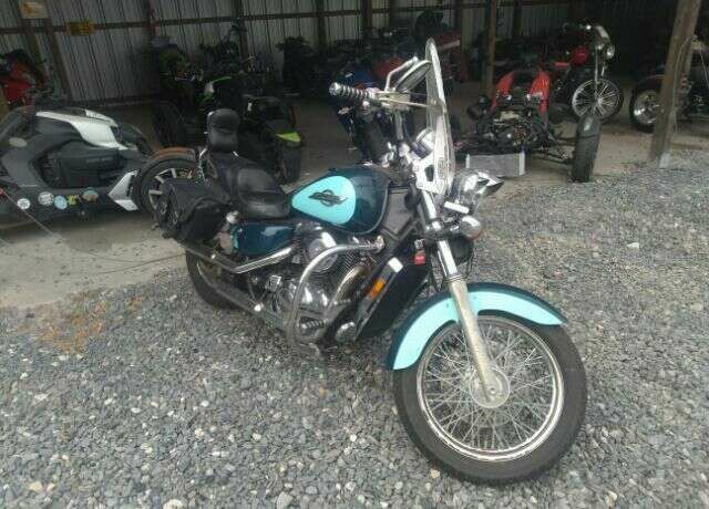Honda VT1100C2 (SHADOW ACE)