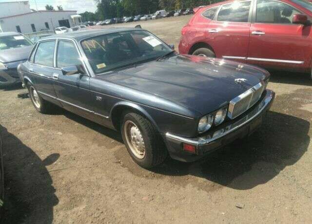 Jaguar XJ6