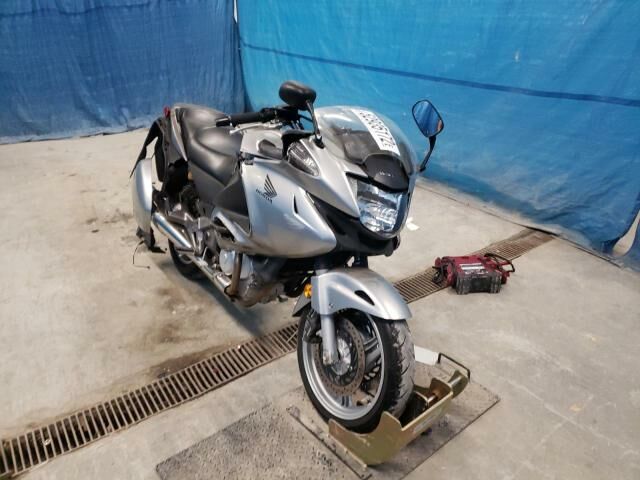 Honda NT700VA/NT700V