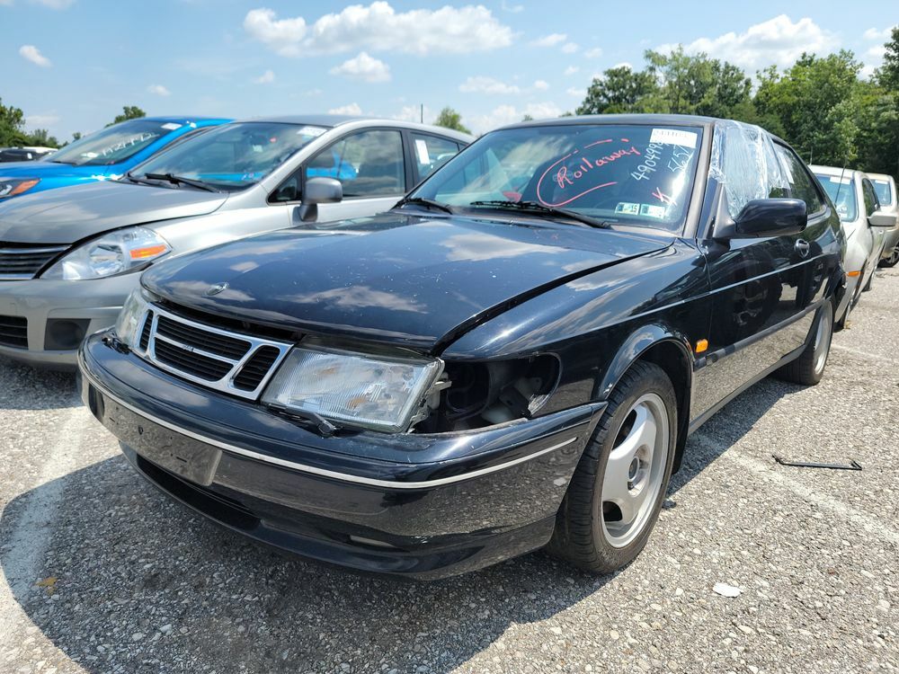 Saab 900