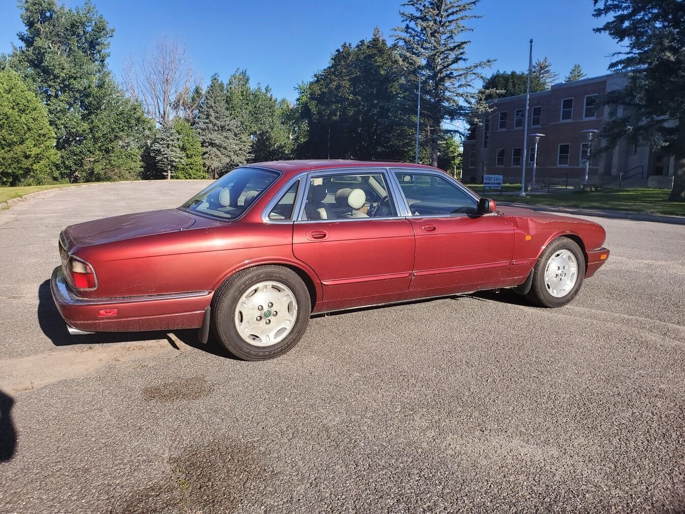 Jaguar XJ6