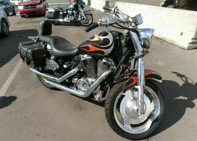 Honda VT1100C2 (SHADOW SABRE)