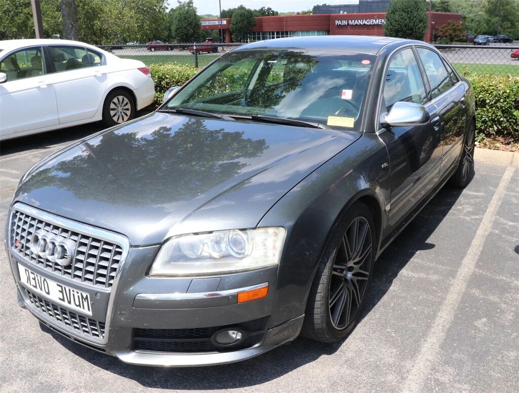 Audi S8