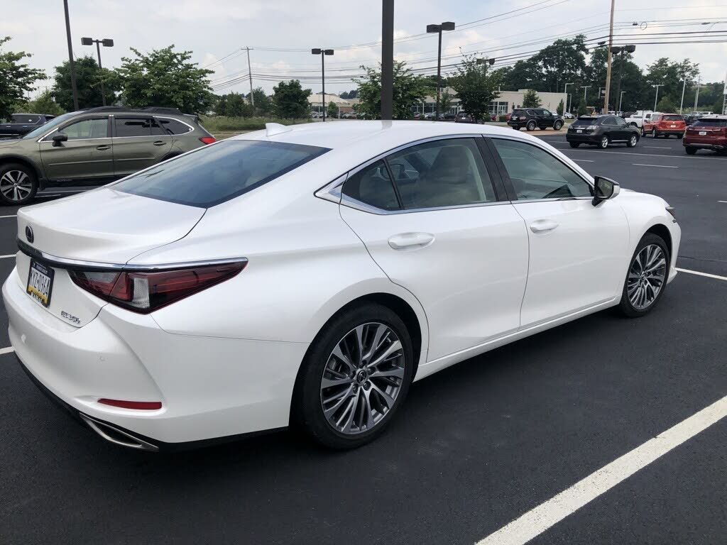 2019 Lexus ES