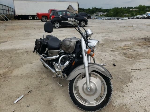 Honda VT1100C2 (SHADOW SABRE)