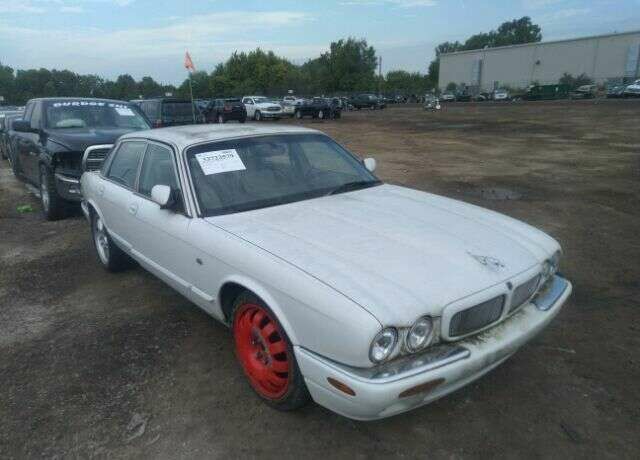 Jaguar XJ