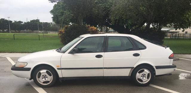 Saab 900