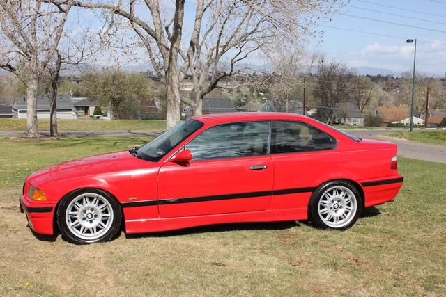 BMW 323is