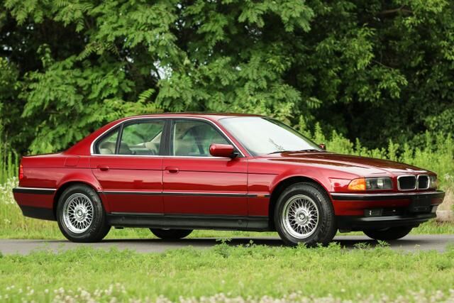 BMW 740i