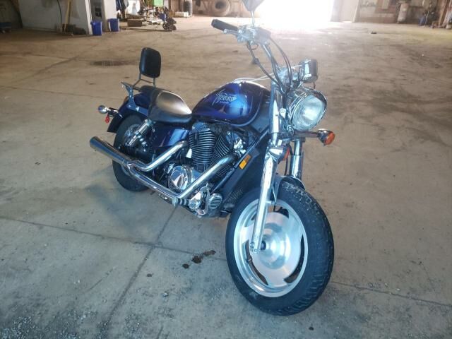 Honda VT1100C2 (SHADOW SABRE)