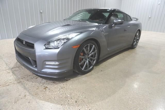 Nissan GT-R