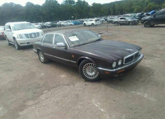 Jaguar XJ12