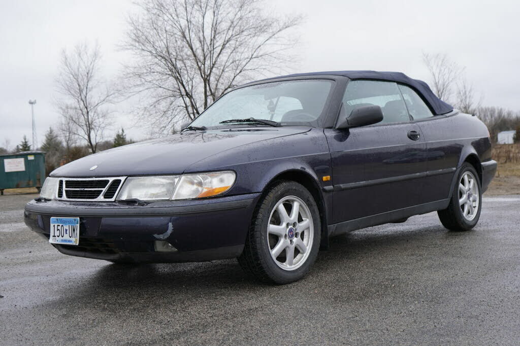 Saab 900