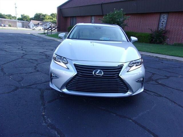 2016 Lexus ES