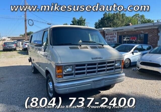 Dodge Ram Van