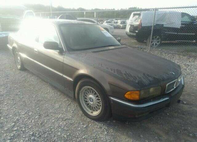 BMW 740i