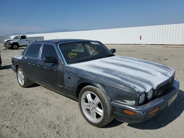 Jaguar XJ