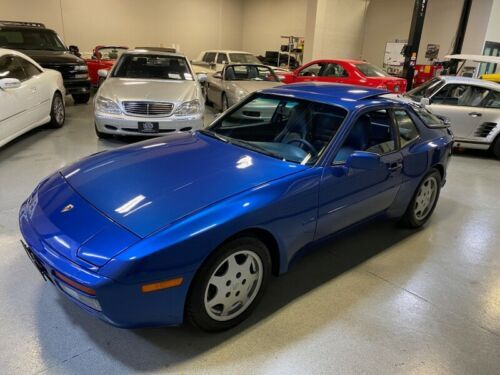 Porsche 944